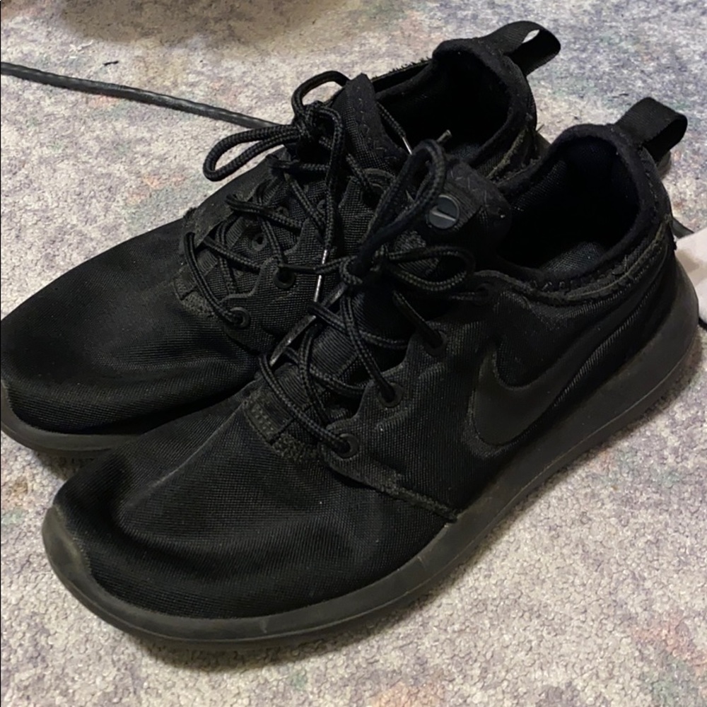 Black on black roshes